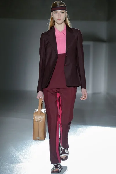 Look 28